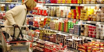 Konflikti po shtrenjton edhe çmimet e ushqimeve. Indeksi global i FAO për marsin u rrit 2,4% krahasuar me shkurtin