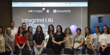 Inteligjenca Artificiale po ndryshon biznesin, trajnimi në Durrës me fokus tek përdorimi praktik i AI në punë dhe administratë