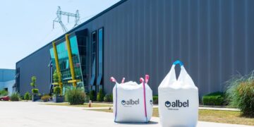 Nga një kompani tregtare në lider të paketimit plastik, rrugëtimi i suksesshëm i Albel S.A