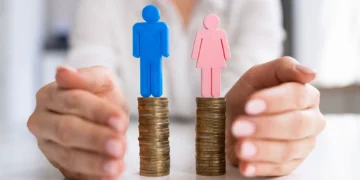 BE po ndryshon rregullat për pagat: Çfarë parashikon Direktiva për Transparencën e Pagave?