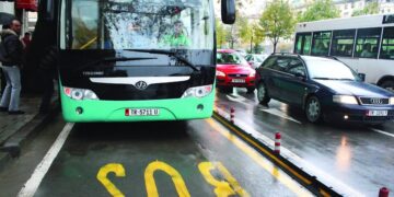 Protestat në Tiranë po ndryshojnë hartën e transportit urban: Rriten pasagjerët, por operatorët rrezikojnë të humbasin të ardhura