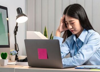 Çfarë i shtyn punonjësit të japin dorëheqjen? – Arsyet kryesore sipas studimit të Randstad Research