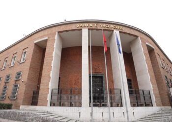 BSH: Çmimet e naftës furnizojnë pasiguritë, qiratë dhe ushqimet mbajnë lart inflacionin