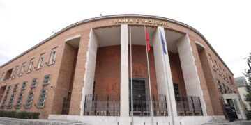 BSH: Çmimet e naftës furnizojnë pasiguritë, qiratë dhe ushqimet mbajnë lart inflacionin