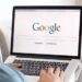 Nga filmat, moti, Saranda dhe kursi i këmbimit/ Çfarë kërkuan më shumë shqiptarët në Google?