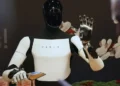 Tesla do të trajnojë robotin humanoid Optimus duke regjistruar lëvizjet e punëtorëve në fabrikë