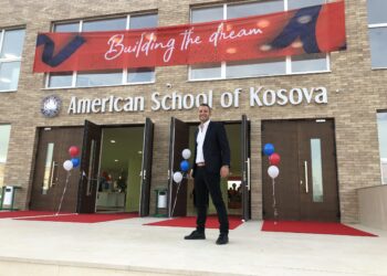 Ardian Hoxha, nga themeluesi që zgjidhte çdo problem, te lideri që ndërton kompani që funksionojnë edhe pa të!