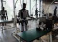 Robotët humanoidë po hyjnë në industri, por shitjet globale mbeten ende të kufizuara