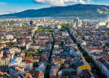 Harrojini Parisin dhe Romën, ky qytet europian renditet si destinacioni më i mirë për një fundjavë në vitin 2027